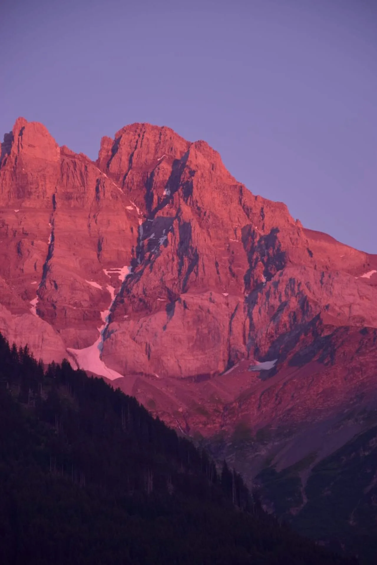 Les Dents du Midi au coucher du soleil, Val d'Illiez